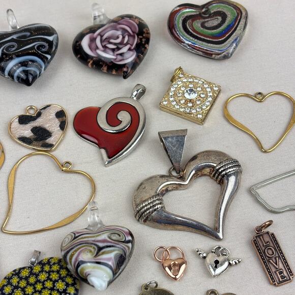 Pendant Charm Craft Jewelry Lot - 75+ Hearts Love Key Glass Metal - Picture 10 of 11